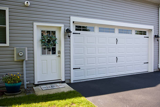 24/7 Emergency Garage Door Panel Replacement experts in Mayo, SC